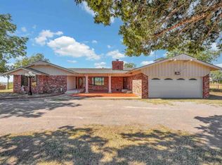 593 NW Paint Rd, Cache, OK 73527