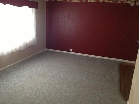 4th image of 415 Lewis Dr