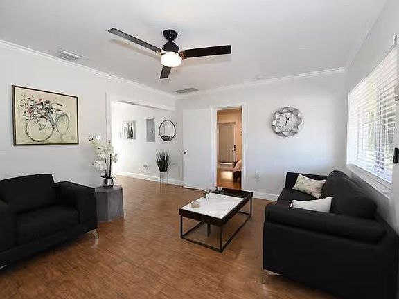 3rd image of 4901 NE 6th Ave