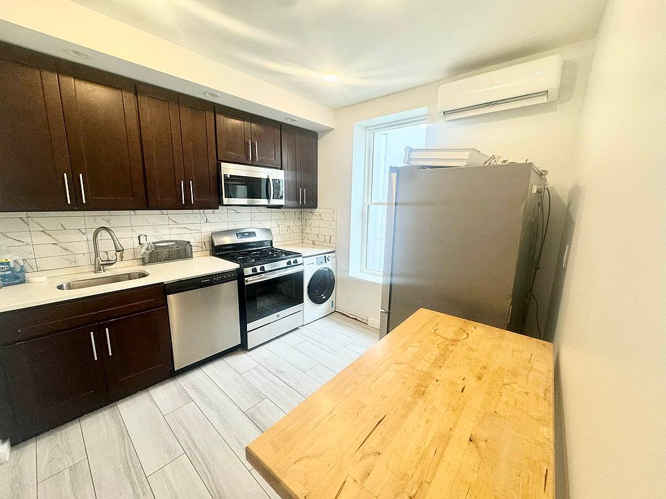 1st image of 10-31 Jackson Ave #3-L