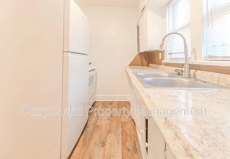 1609 NE 18th St — Photo 12