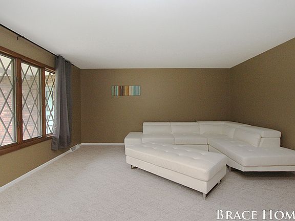 3rd image of 2180 Elmridge Dr NW