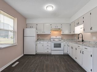 Parkwood Townhomes, Harrisonville, MO 64701