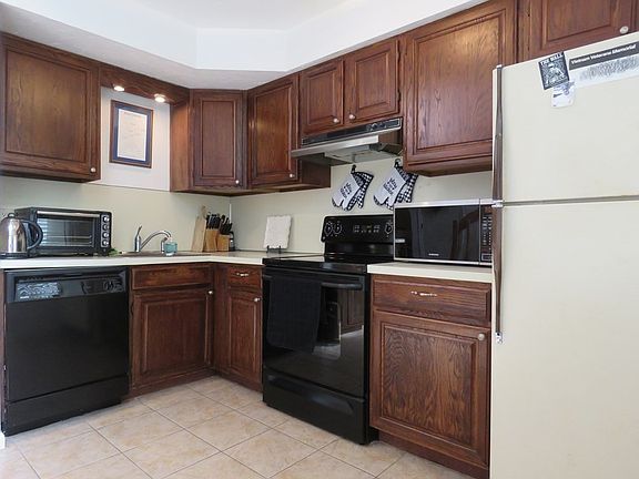 5th image of 191 Tall Oaks Dr Unit A