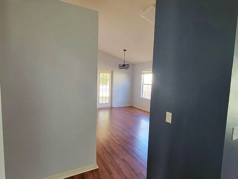 2216 NW 52nd Pl — Photo 5