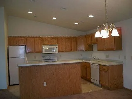 2 bed, 1322 sqft, $1,795 — Photo 2