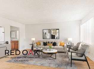 18416 1/2 Halsted St #220, Northridge, CA 91325