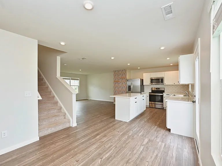 2161 Brokeshire Dr — Photo 28