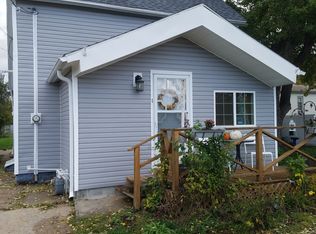 409 S 17th St, Council Bluffs, IA 51501