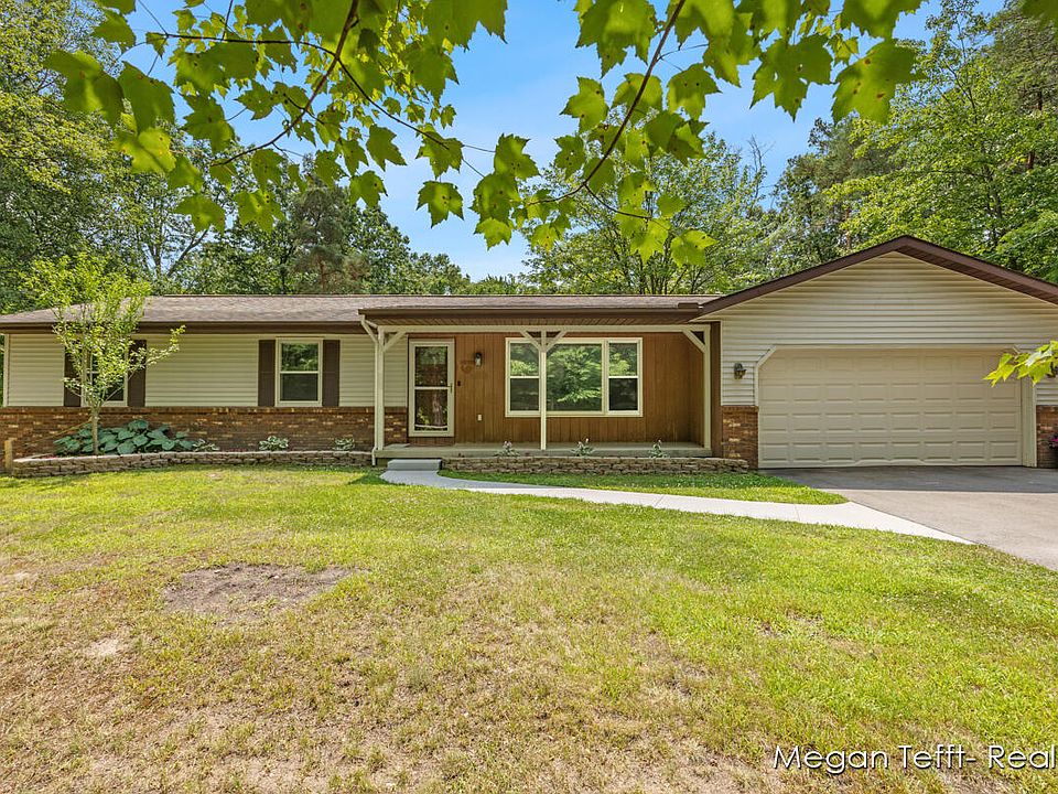 1st image of 6055 Pickerel Dr NE