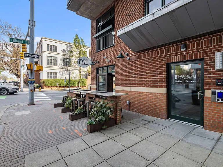 444 Blount St #205 — Photo 40