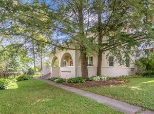 214 S Summit St, Iowa City, IA 52240