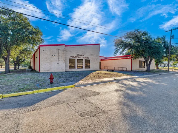 805 S Prospect Ave, Sonora, TX 76950