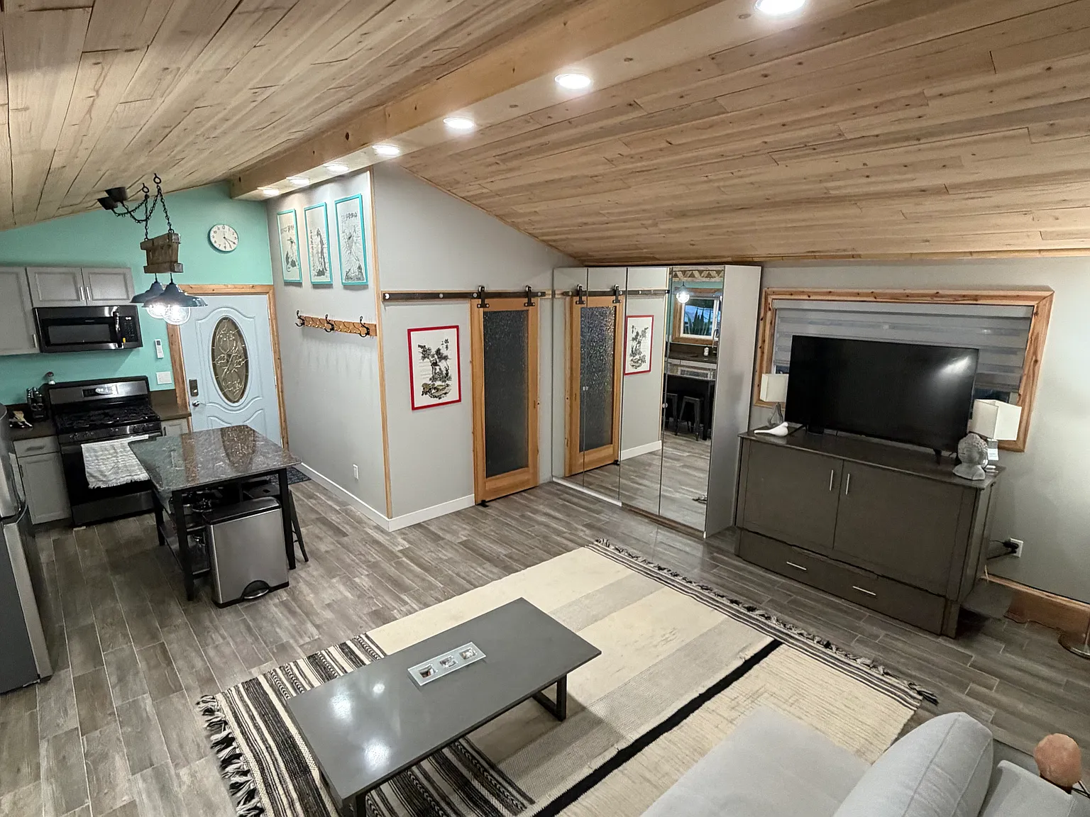 Studio, 600 sqft, $2,350 — Photo 4