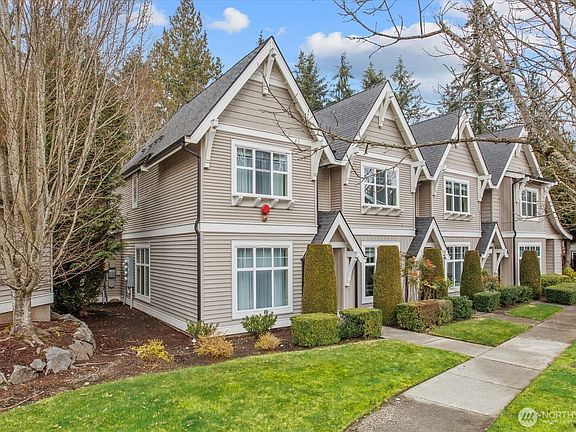 4th image of 22668 NE Alder Crest Lane
