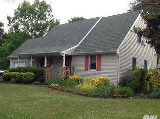 32 Susan Dr, Bellport, NY 11713