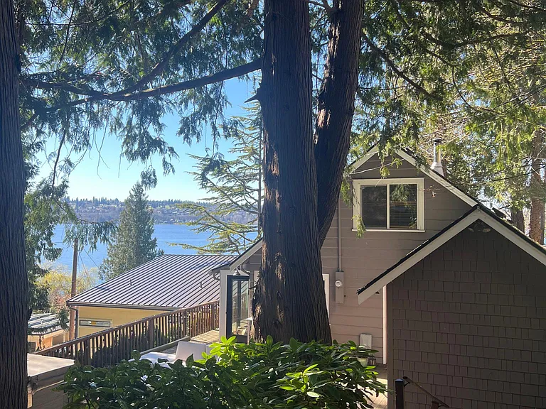 11557 Holmes Point Dr NE — Photo 32