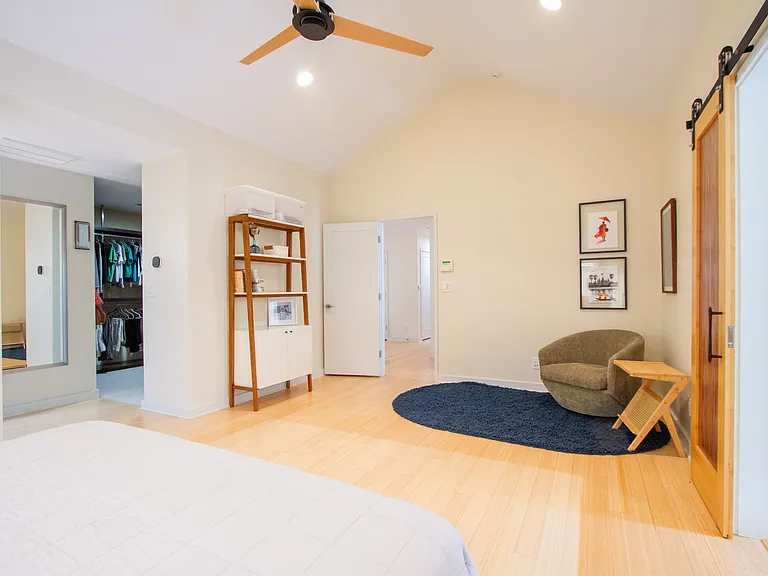 1604 Pathway Dr — Photo 9