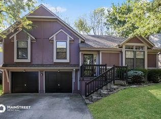 13233 S Fox Ridge Dr, Olathe, KS 66062