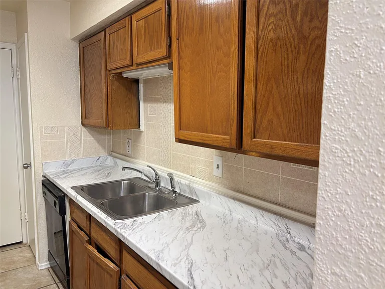 9700 Leawood Blvd #1113 — Photo 4