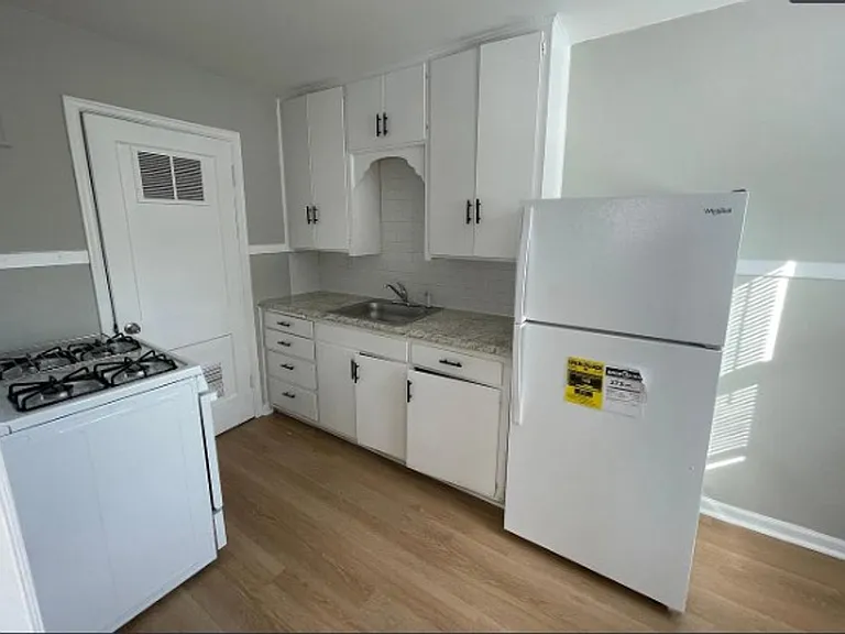 810 S Crestway St — Photo 4