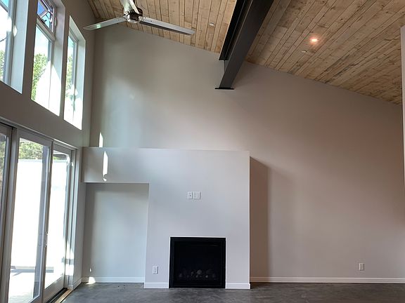 Upper living space with fireplace