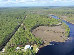 915 Mill Rd, Carrabelle, FL 32322