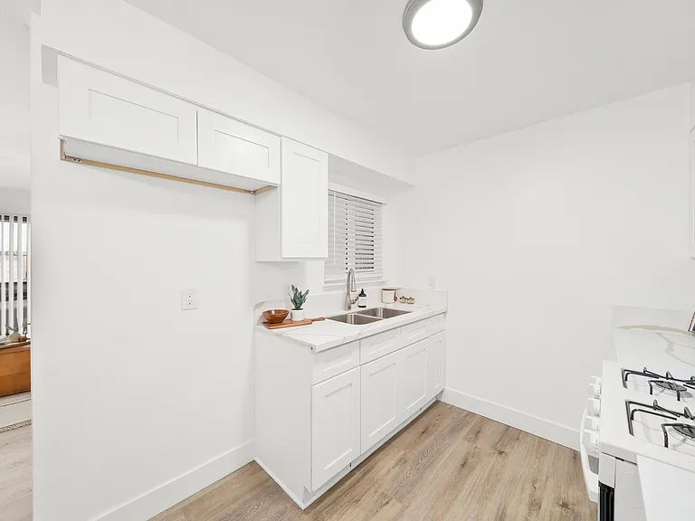 1515 Rosecrans Ave — Photo 3