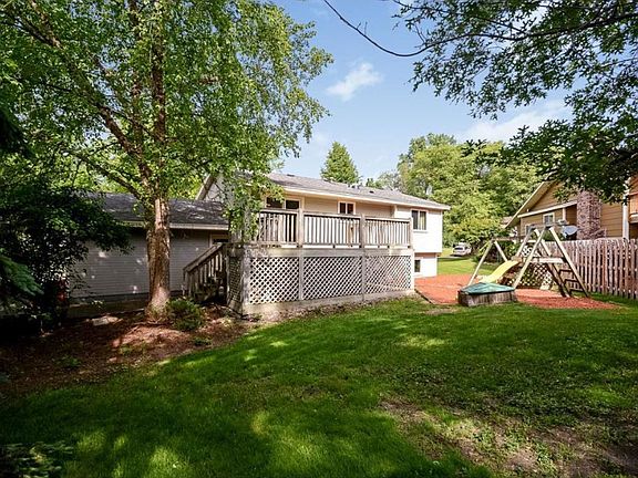 3rd image of 4516 Bur Oak Dr