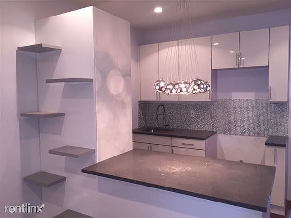 733 kitchen1