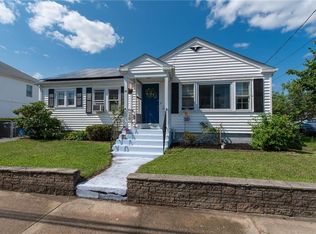 30 Columbine Ave, Pawtucket, RI 02861