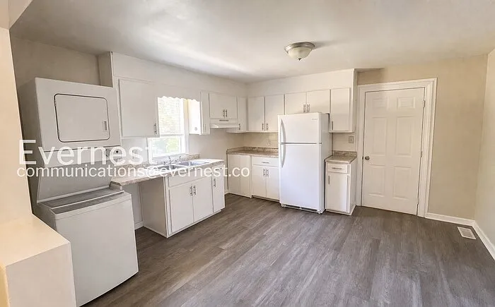 2 bed, 1.0 bath, 784 sqft, $945 — Photo 4