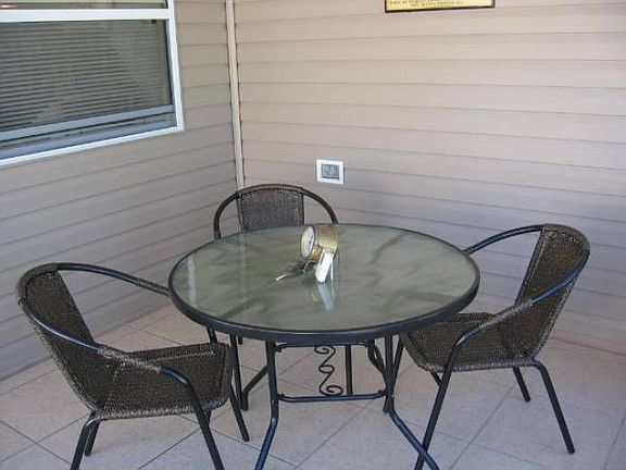 Lanai w/Vol. Ceiling