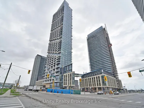 1000 Portage Pkwy #305, Vaughan, ON L4K 0J6