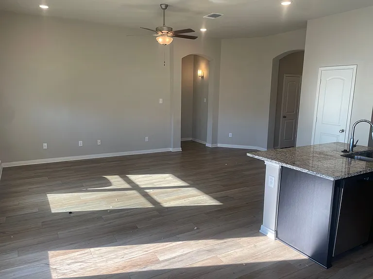 7809 Montclair Dr — Photo 9