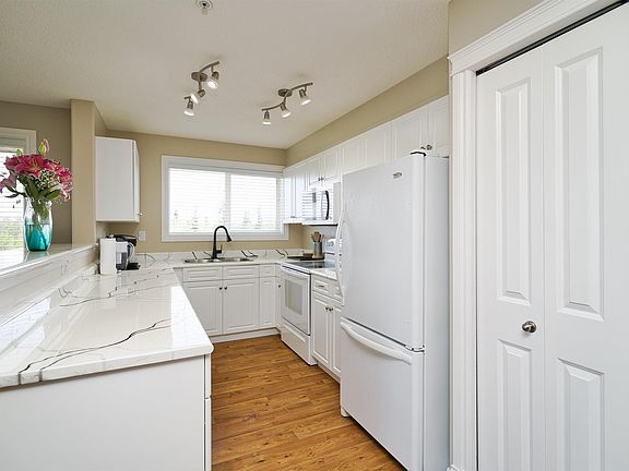 5th image of 6 Spruce Ridge Dr #311