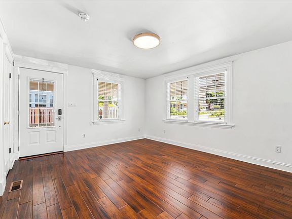 4th image of 114 Biddle Rd