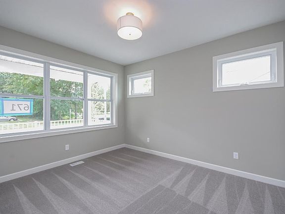 5th image of 638 Lovell Ave