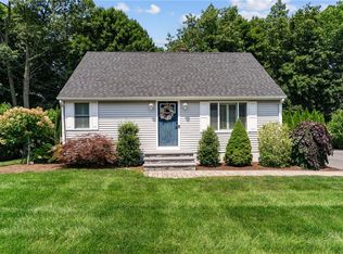 32 Spencer Rd, Smithfield, RI 02828