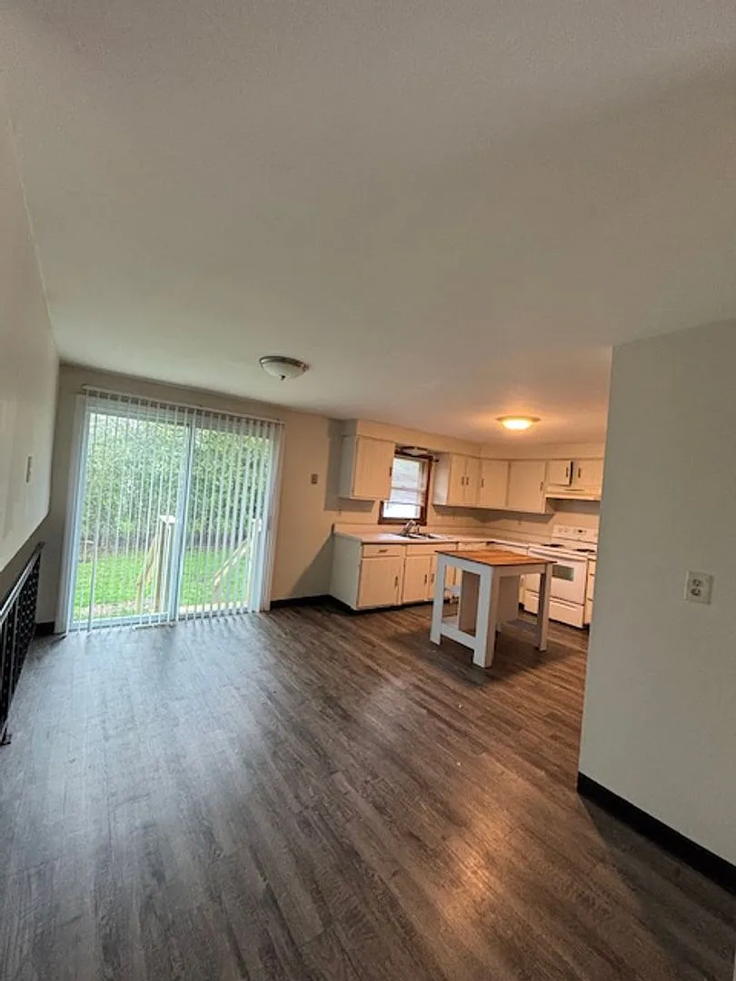 Building Photo - 6463-65 Wells Drive
