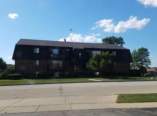 428 Cavalier Ct, Dundee, IL 60118