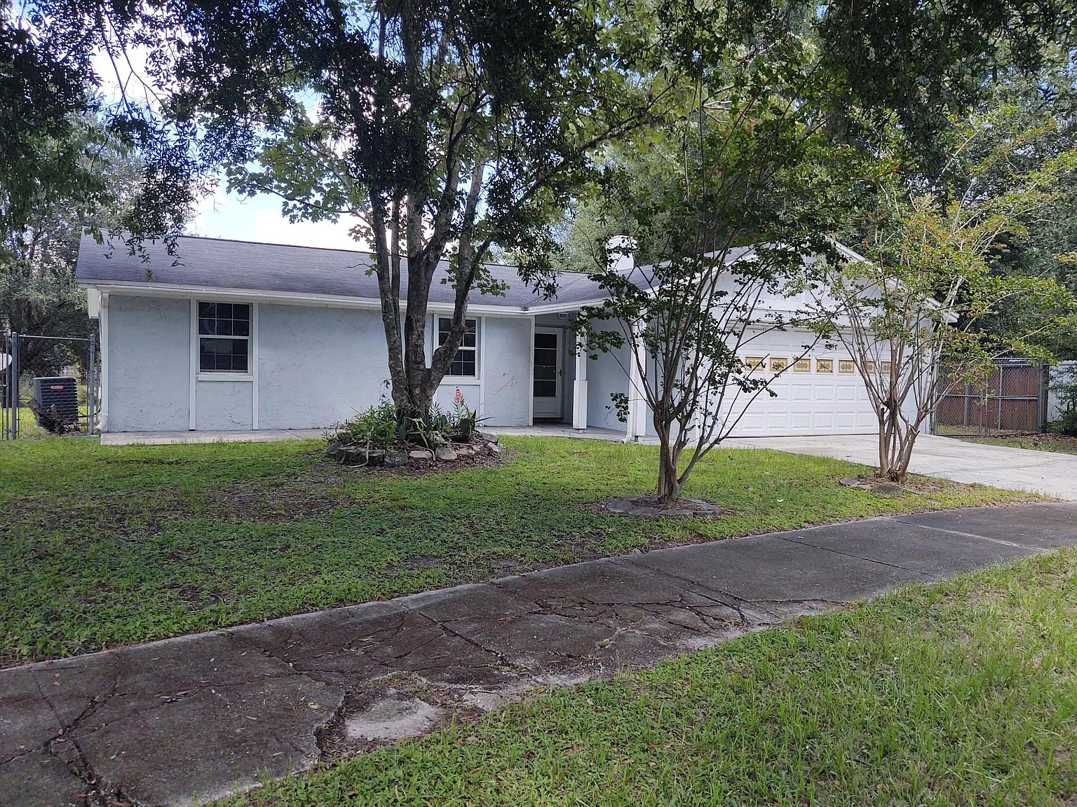 3 bed, 1162 sqft, $1,500 — Photo 2