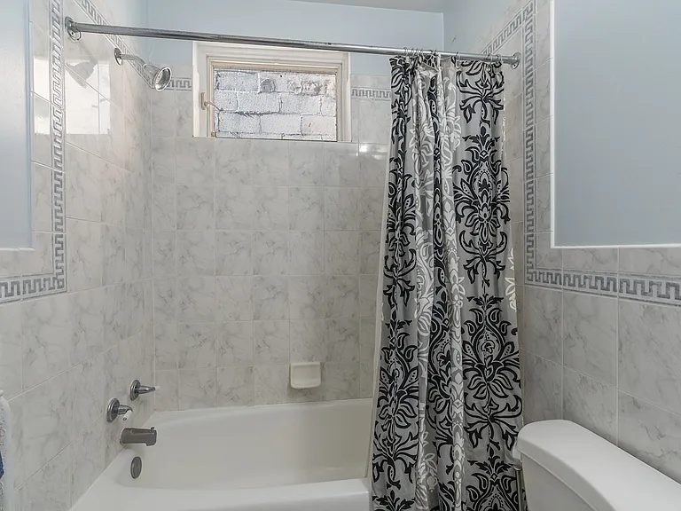 1820 Calvert St NW — Photo 41