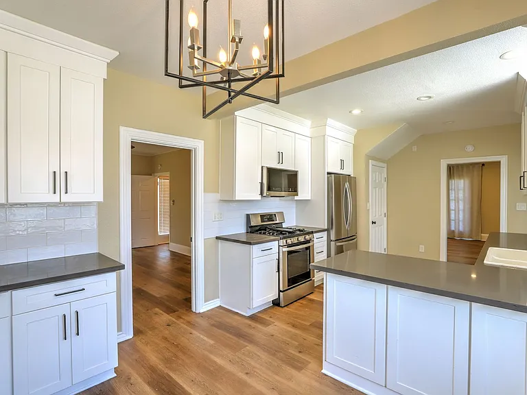 811 E Chapman Ave — Photo 11