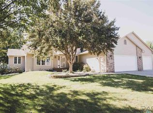 6905 W 32nd St, Sioux Falls, SD 57106