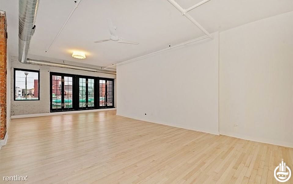 1st image of 2354 N Clybourn Ave