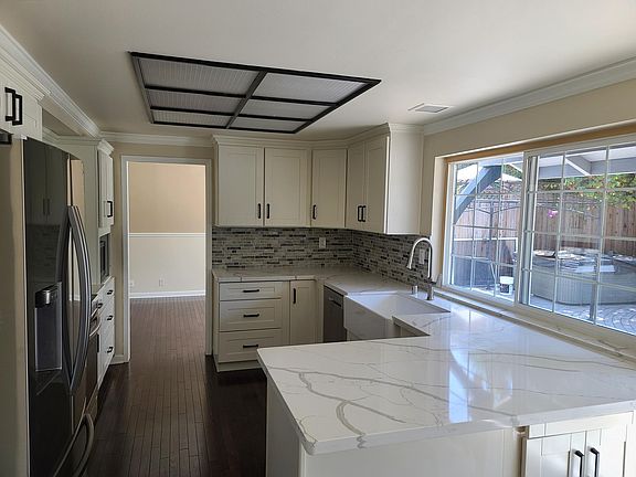 3rd image of 6859 Eldridge Dr