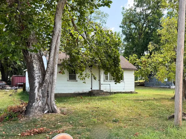 202 S Main Street, Everton, MO 65646