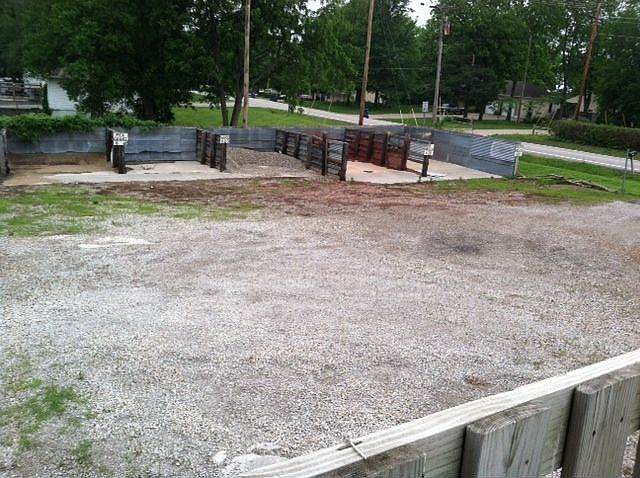 2nd image of 2304 N Us Highway 69