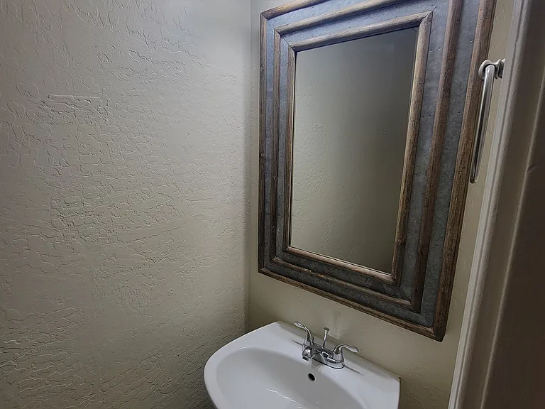 downstairs 1/2 Bathroom